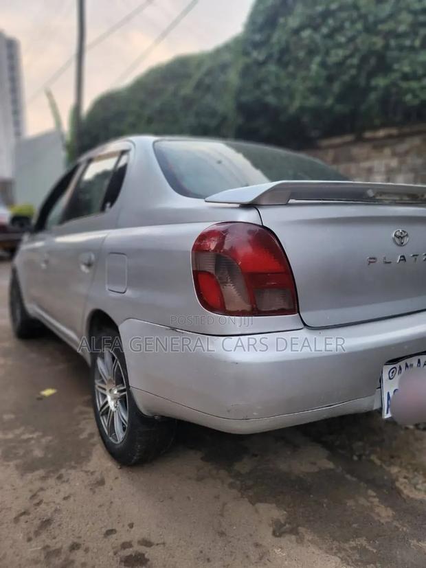 Toyota Platz 2005 Silver