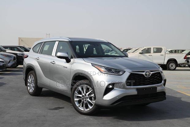 New Toyota Highlander Hybrid 2023 Silver