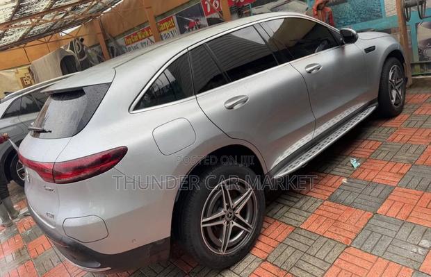 Mercedes-Benz EQC EQC400 4MATIC 2023 Silver