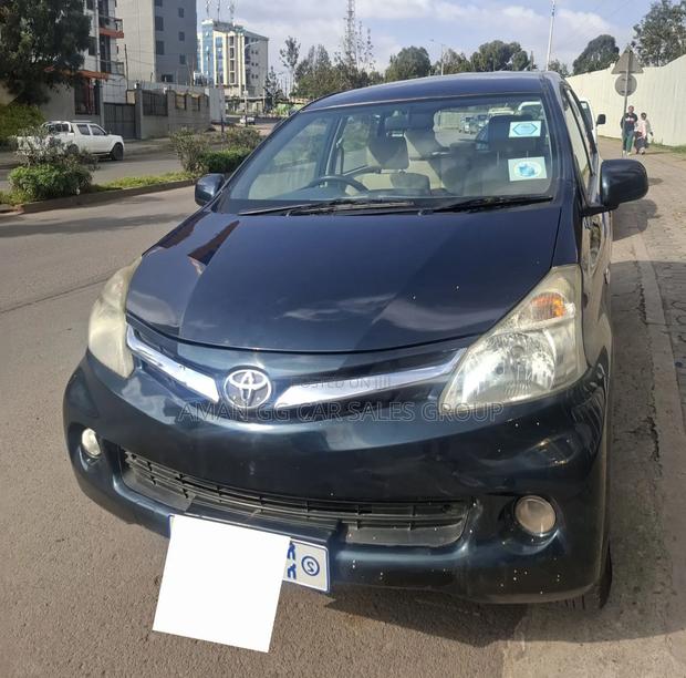 Toyota Avanza 2013 Black