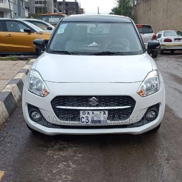 Suzuki Swift 2022 Black