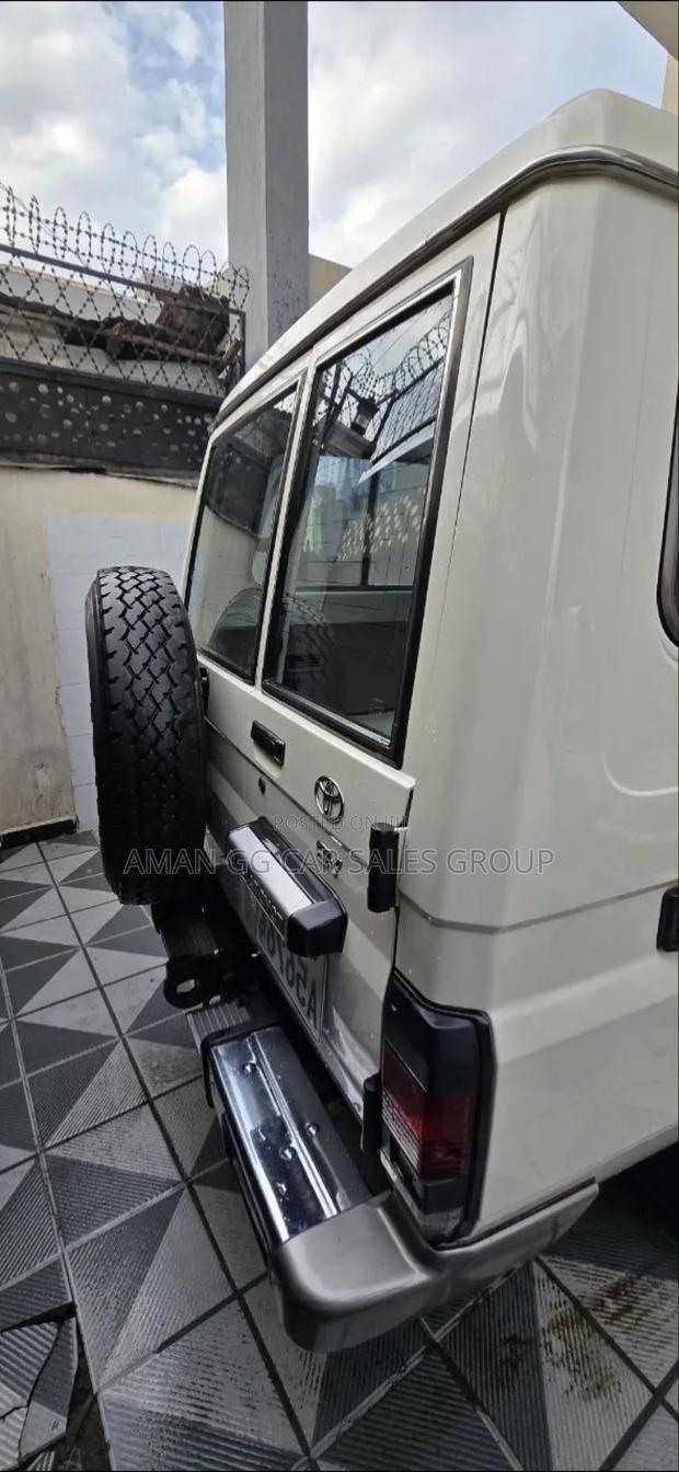 Toyota Land Cruiser 2018 White