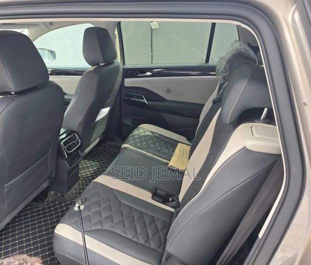 Volkswagen ID.4 2024 Gray