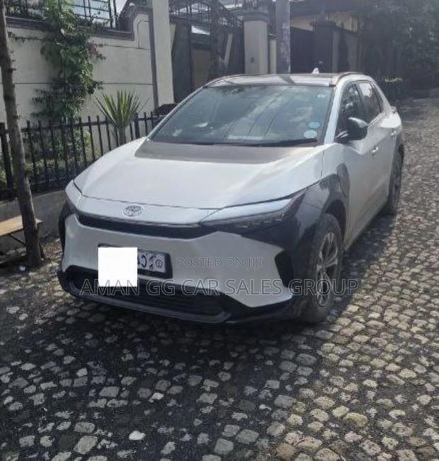 Toyota bZ4X 2023 White