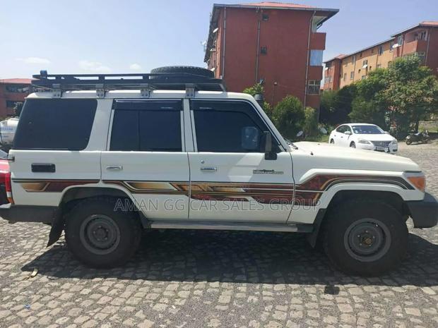 Toyota Land Cruiser 2019 White