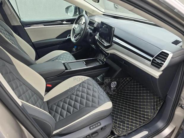Volkswagen ID.4 2024 Gray