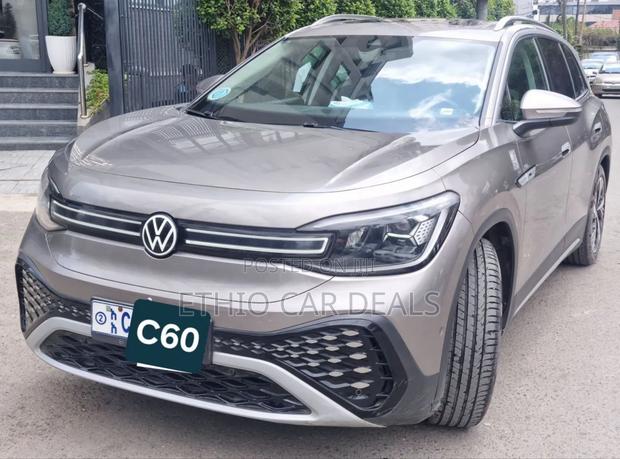 Volkswagen ID.6 2024 Gold