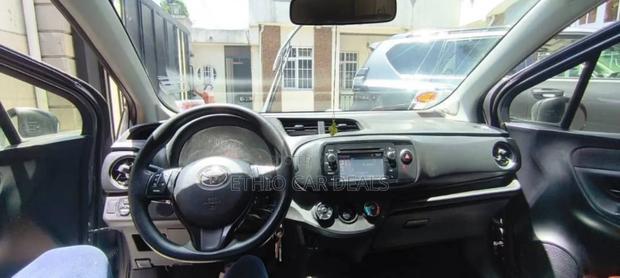 Toyota Yaris 2020 Gray