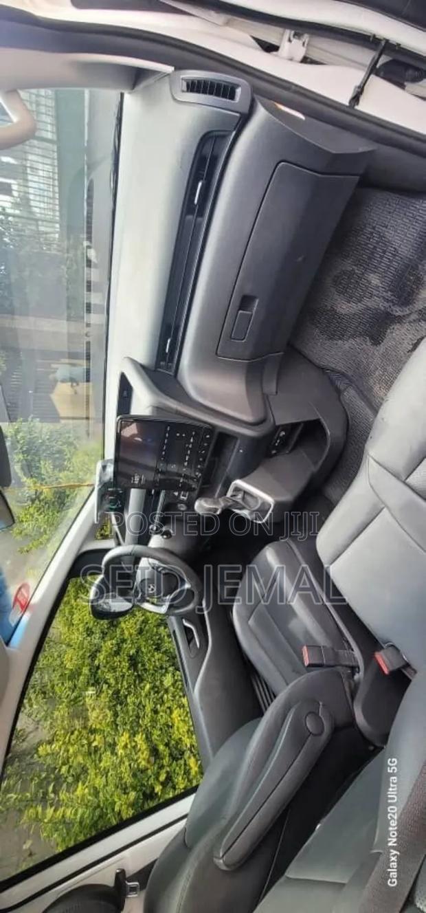 New Hyundai Staria 2025 White