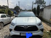 Toyota Highlander Hybrid 2023 White for sale