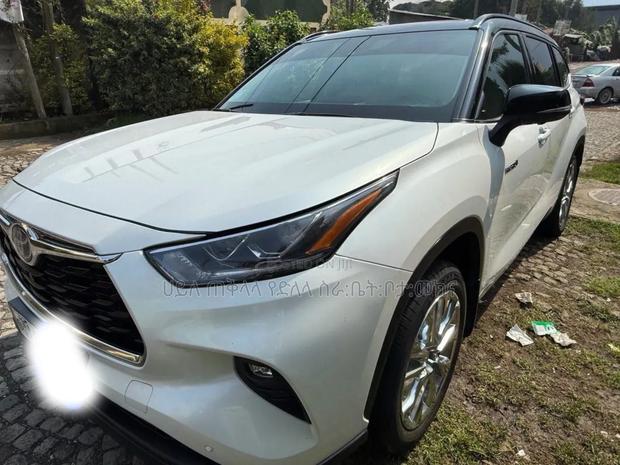 Toyota Highlander Hybrid Limited 2024 Ivory