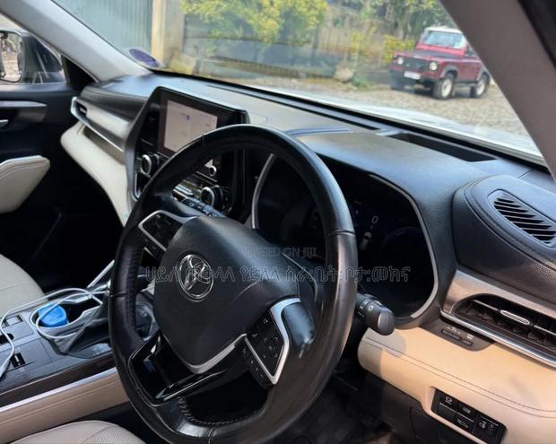 Toyota Highlander Hybrid Limited 2024 Ivory