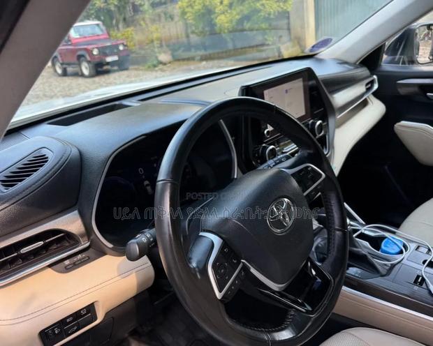 Toyota Highlander Hybrid Limited 2024 Ivory