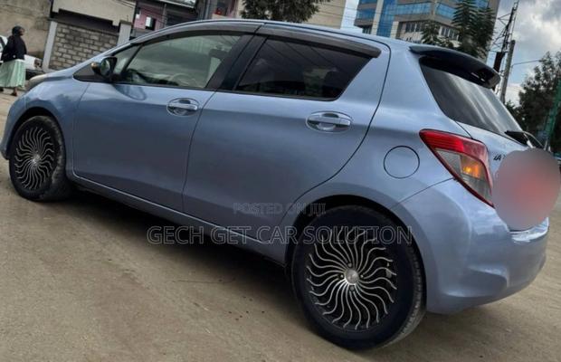 Toyota Yaris 2013 Blue