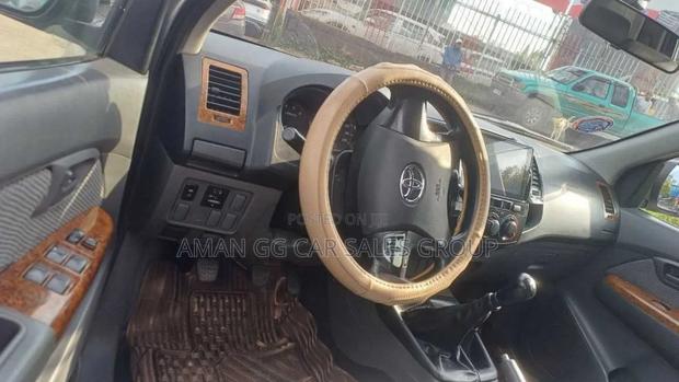 Toyota Hilux 2015 Gray