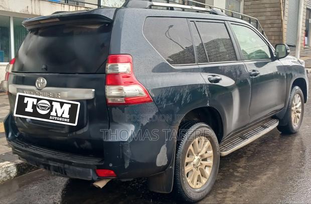Toyota Land Cruiser 2016 Black