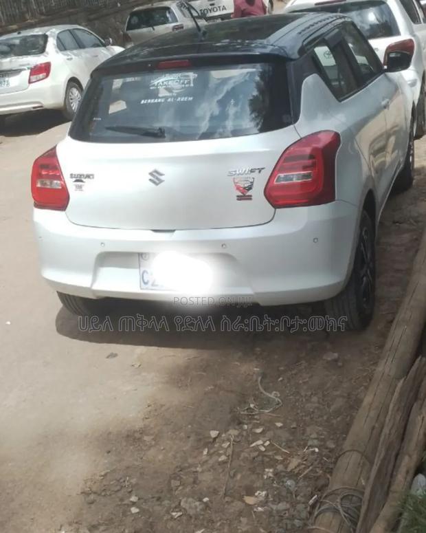 Suzuki Swift 2022 Off white