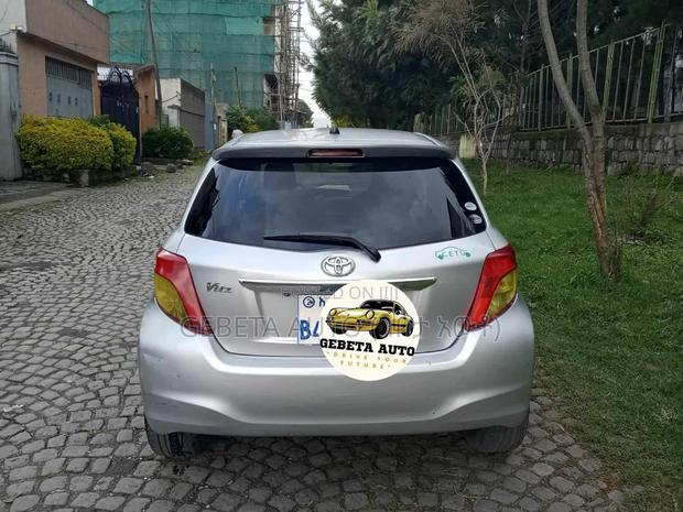 Toyota Yaris 2012 Silver