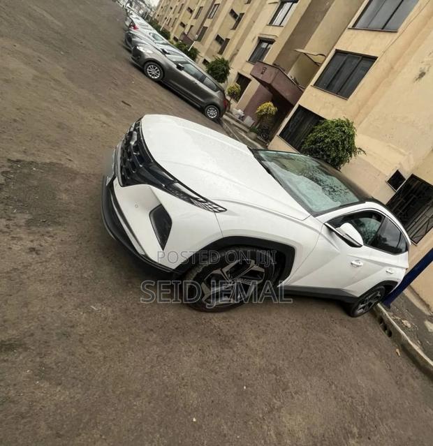 Hyundai Tucson 2023 White