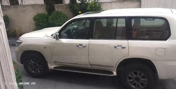Toyota Land Cruiser 2005 White