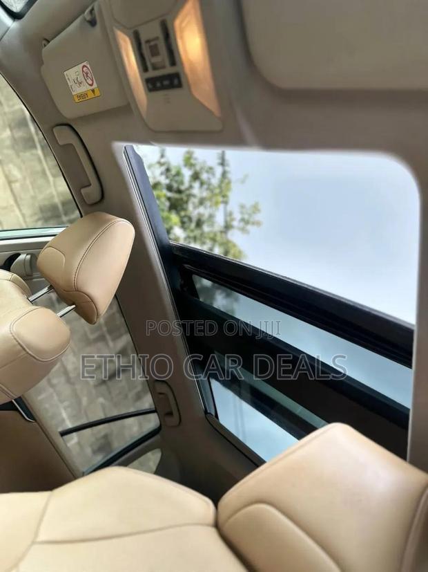 Toyota RAV4 LE 2021 Green