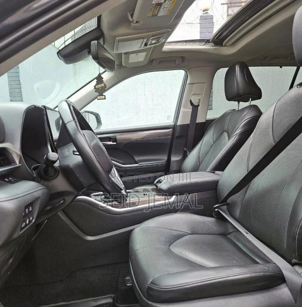 Toyota Highlander Hybrid 2024 Gray