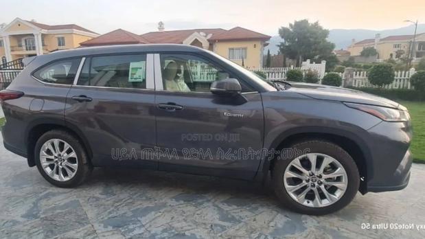 New Toyota Highlander Hybrid 2024 Matt Black