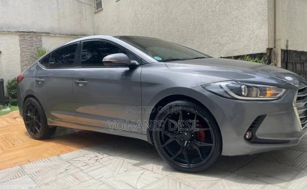 Hyundai Elantra 2017 Gray
