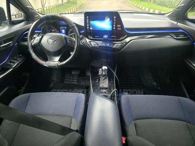 Toyota C-HR 2018 Gray