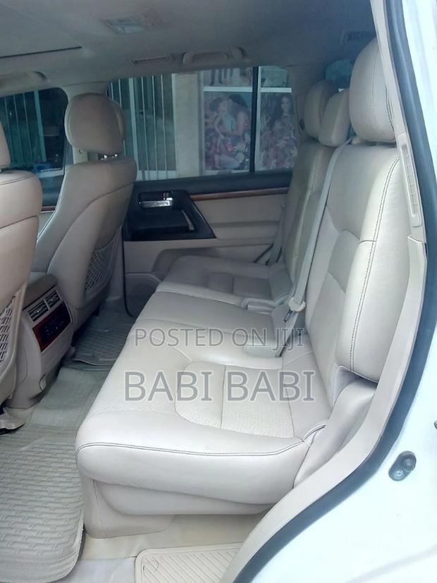 Toyota Land Cruiser 2012 White