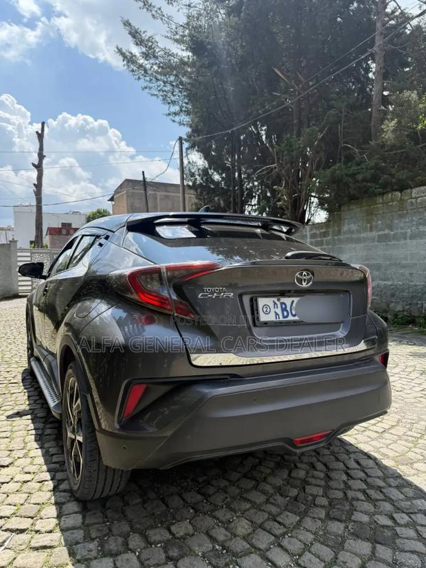 Toyota C-HR 2017 Silver