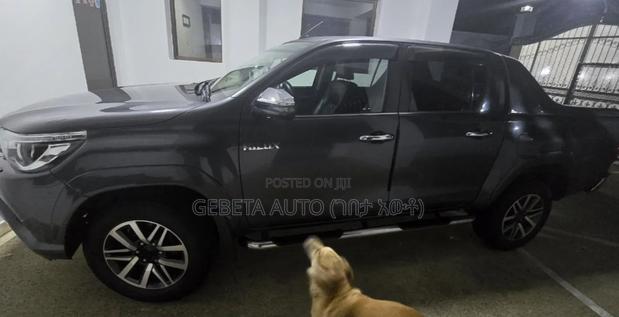 Toyota Hilux 2018 Silver