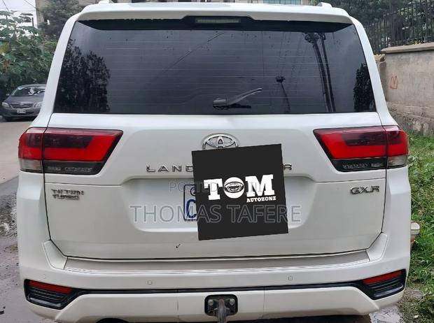 Toyota Land Cruiser 2022 White