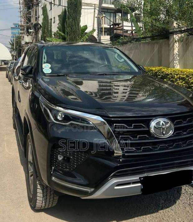 Toyota Fortuner 2023 Matt Black