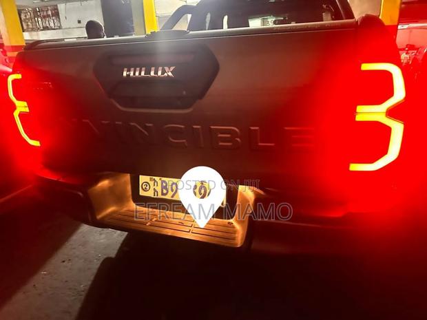 Toyota Hilux 2021 Gray