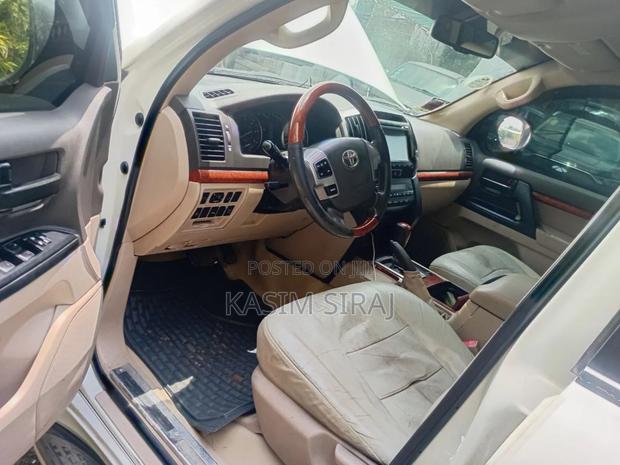 Toyota Land Cruiser 4.5 V8 GX-R 2012 White