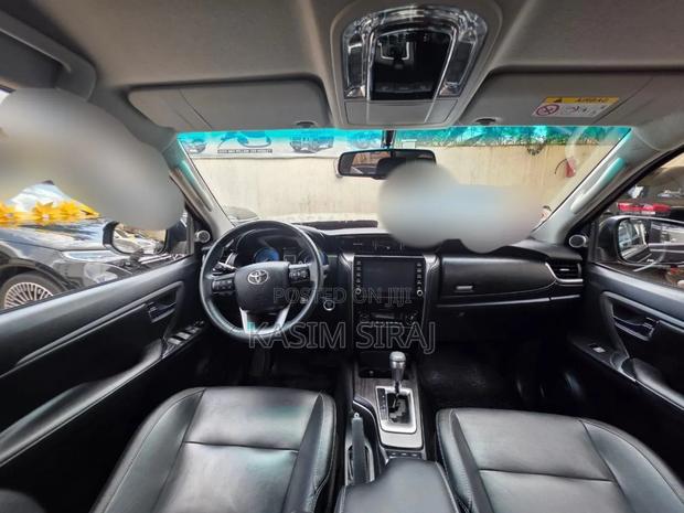Toyota Fortuner 2.7 AWD 2024 Black