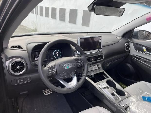 New Hyundai Kona 2025 Gray