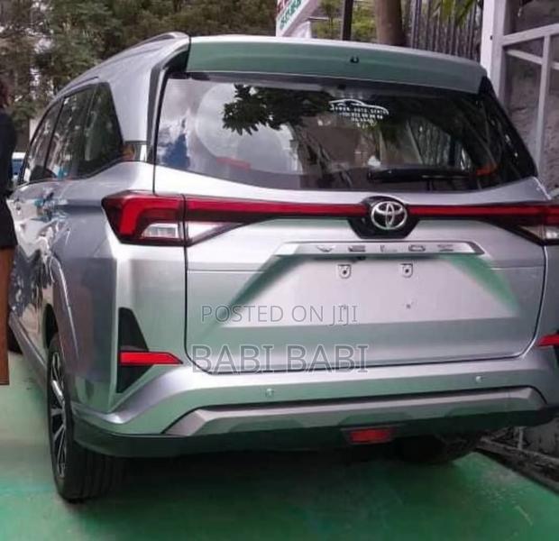 New Toyota Veloz 2025 Silver