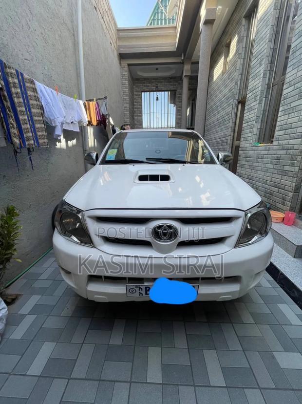 Toyota Hilux 2.5 D-4D 2008 White