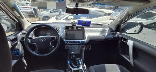 Toyota Land Cruiser Prado 2.8 2017 White
