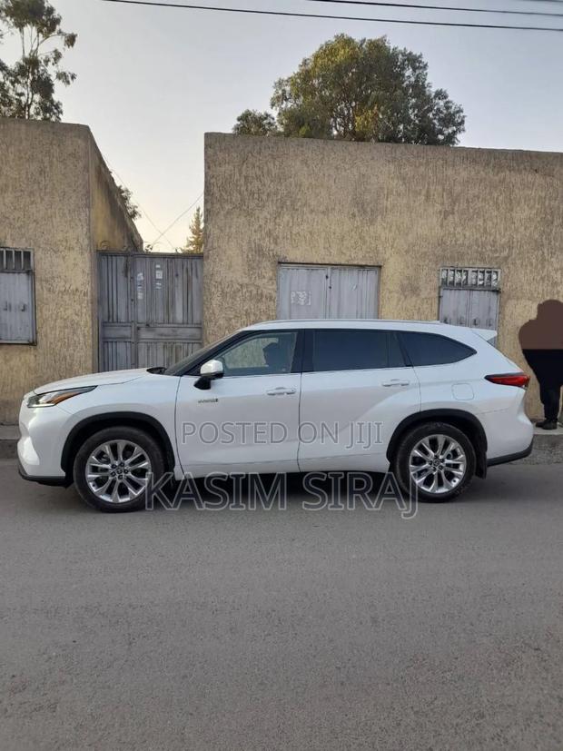 Toyota Highlander Limited FWD 2023 White