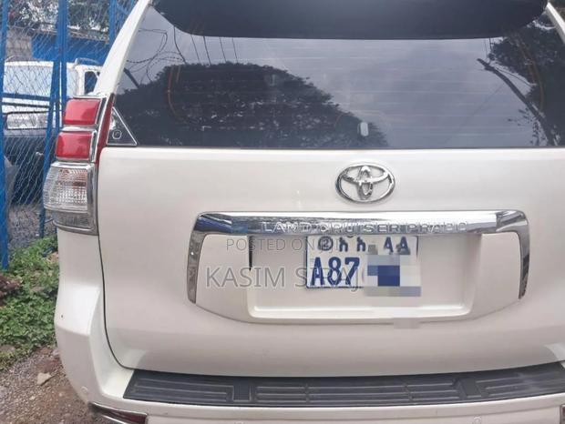 Toyota Land Cruiser Prado 2.7 i 2012 White