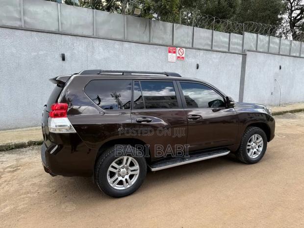 Toyota Land Cruiser Prado 2012 Matt Black