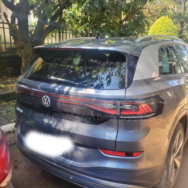 Volkswagen ID.6 2022 Maroon