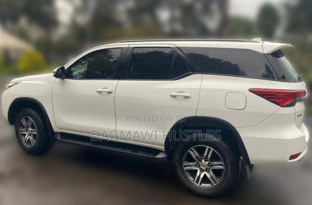 Toyota Fortuner 2.8 D AWD 2019 White