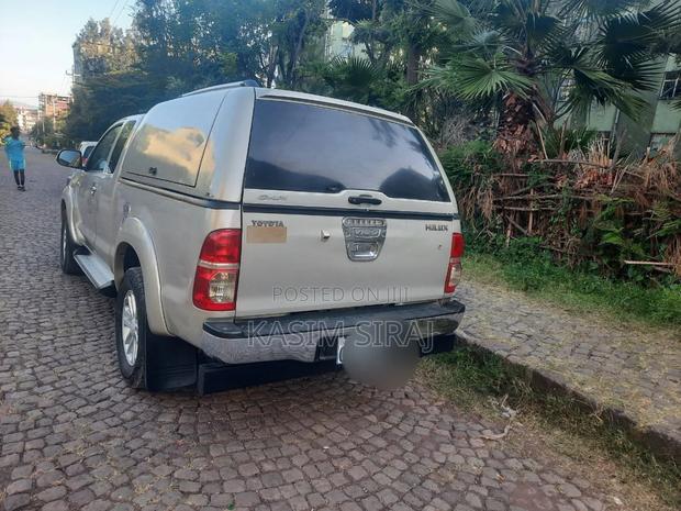 Toyota Hilux SR 4x4 2015 Blue