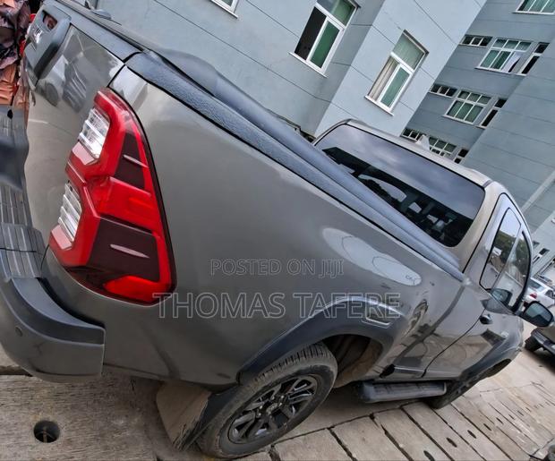 Toyota Hilux 2023 Gray