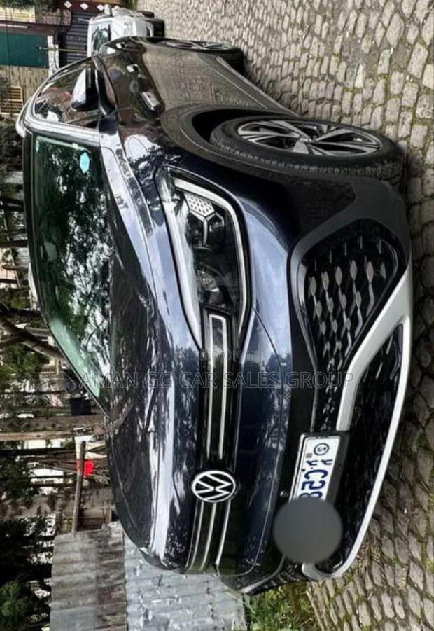 Volkswagen ID.6 2024 Blue