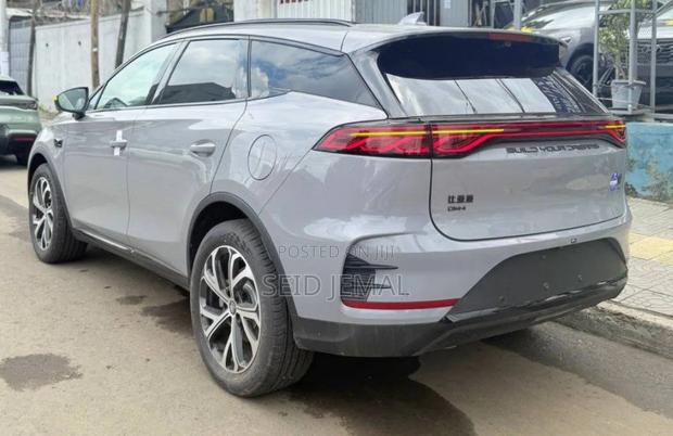 New BYD Tang DM-i 2025 Silver